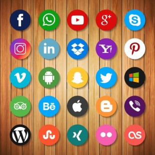 social-networking-icons-on-wood_1057-3519